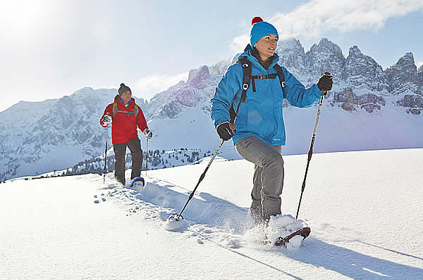 Snow shoes hikes La Val